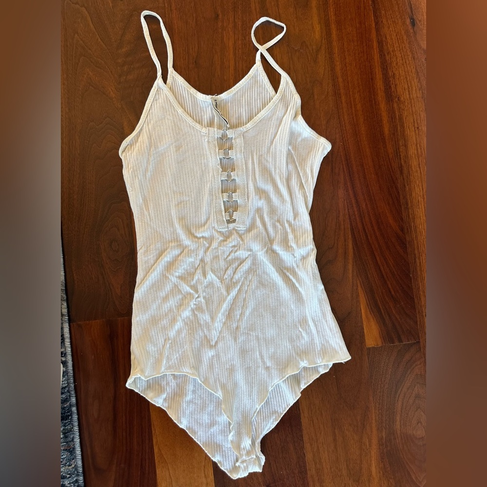 Emma & Sam LF cream bodysuit with silver details
